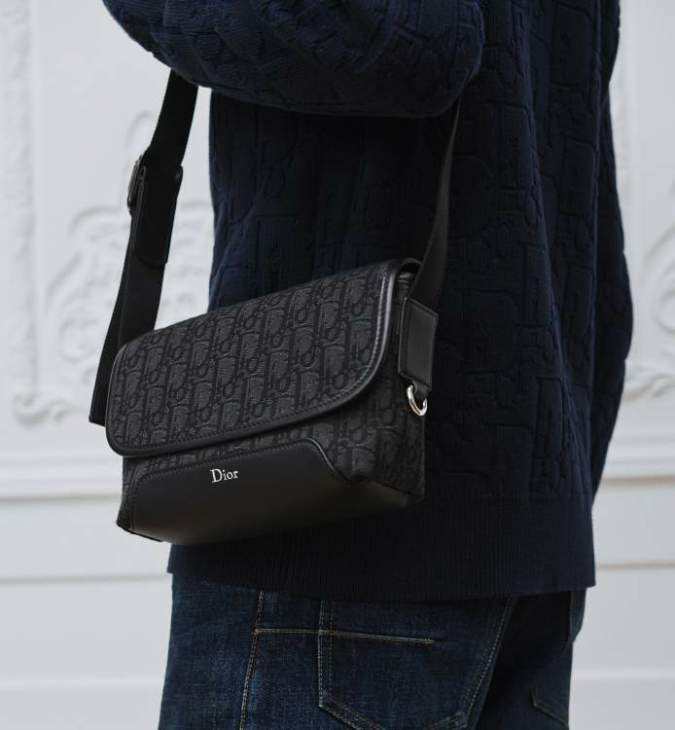 Picture of Dior Mens Bags _SKUfw239243983fw